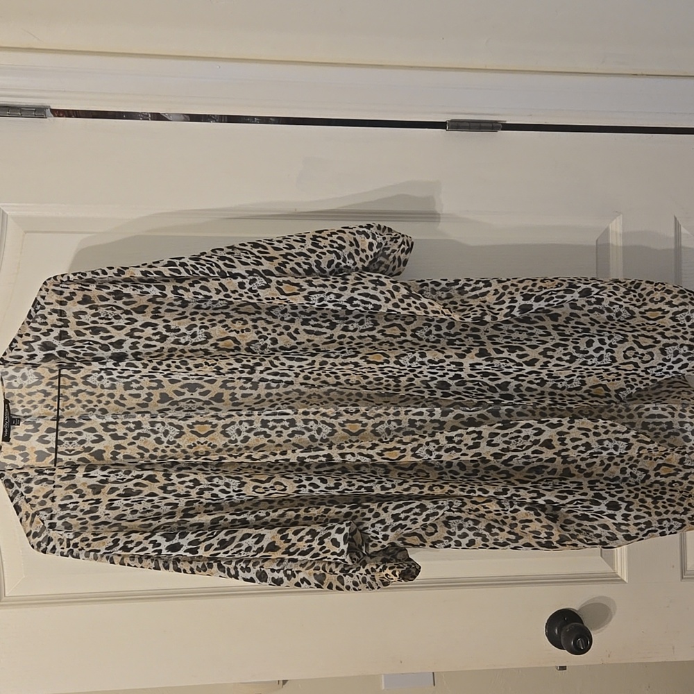 Wendy Williams Leopard Print Semi Sheer Kimono Cardigan Size M/L
